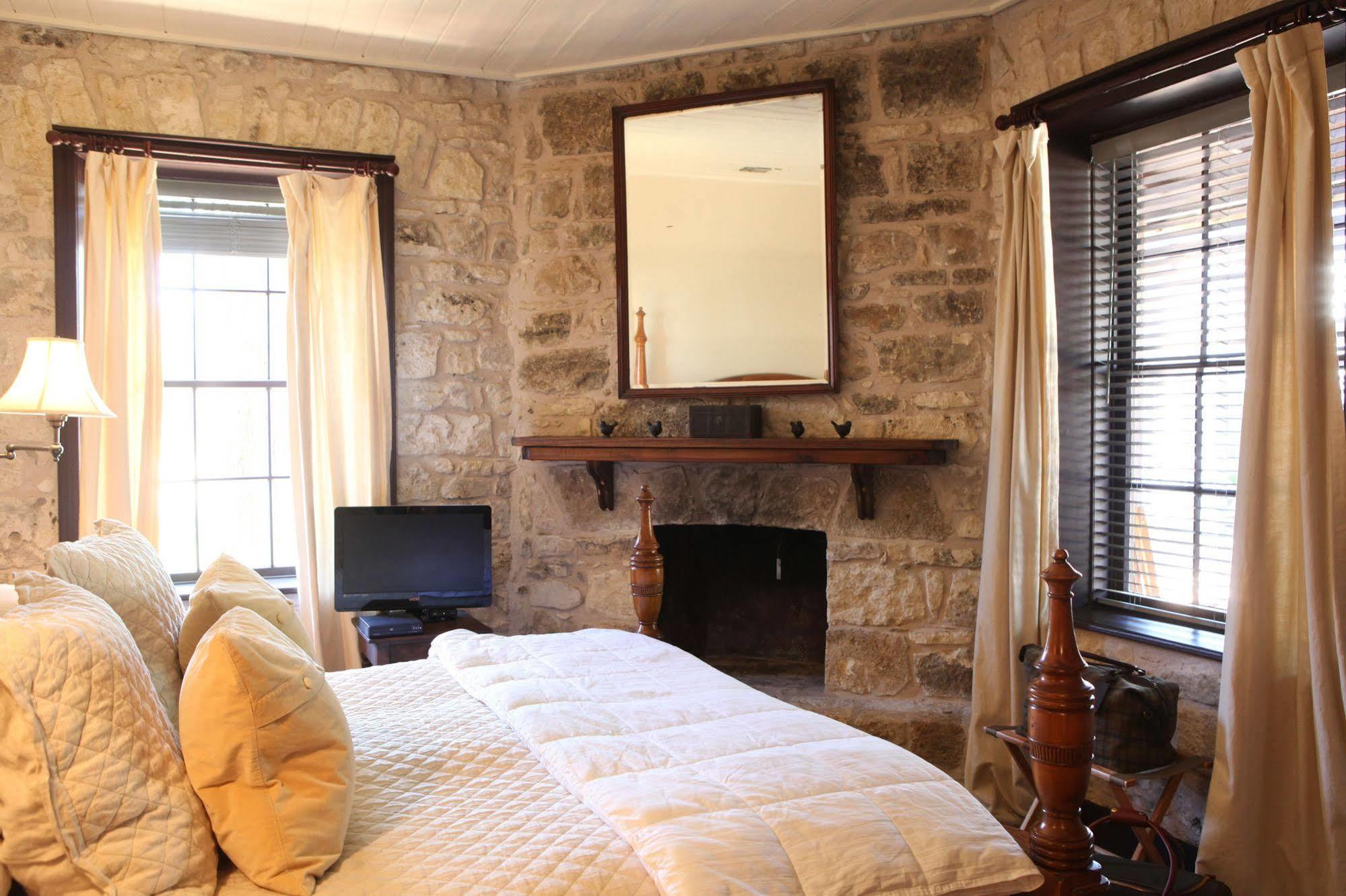 Hoffman Haus Bed & Breakfast Fredericksburg Eksteriør bilde