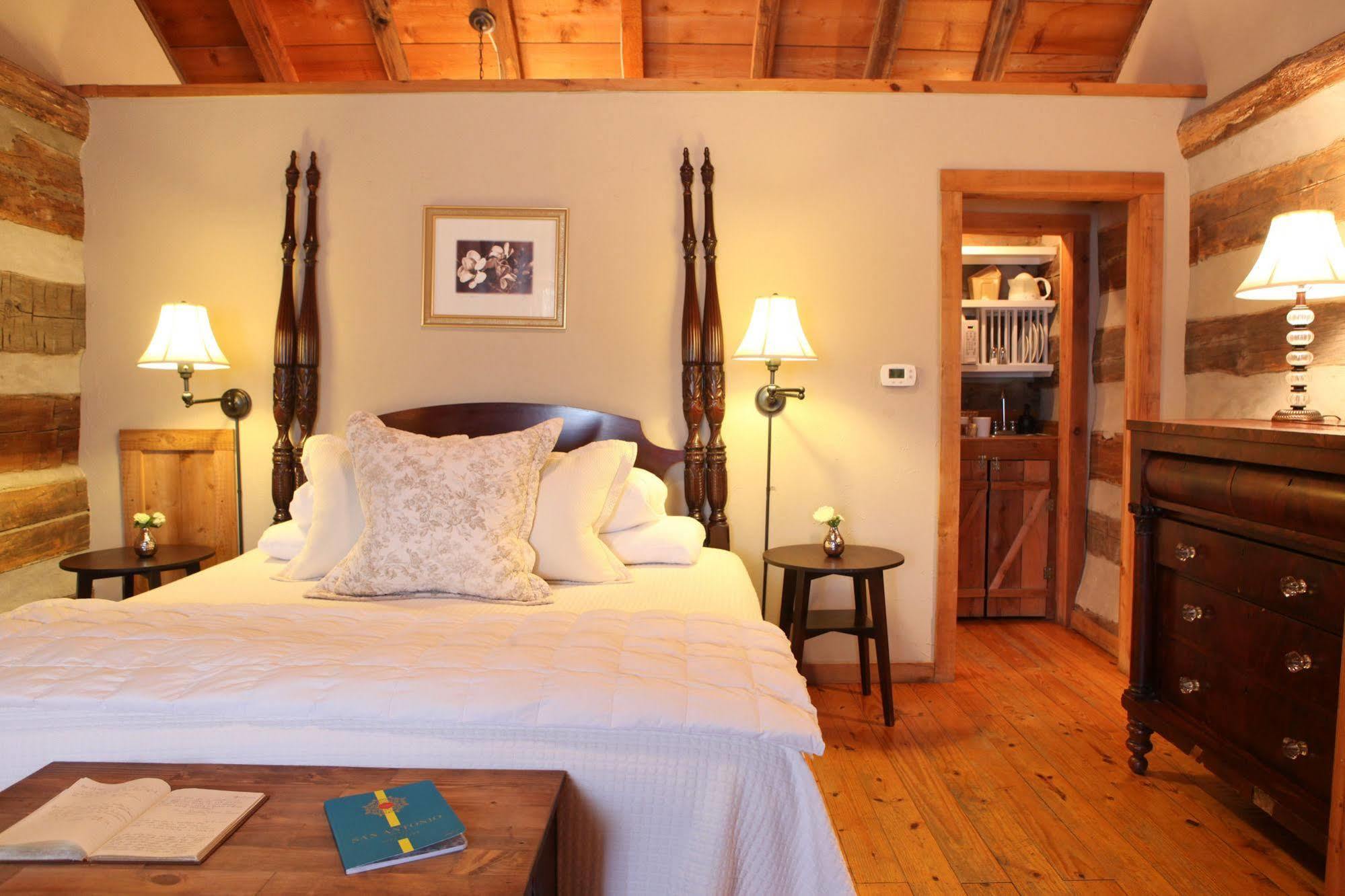Hoffman Haus Bed & Breakfast Fredericksburg Eksteriør bilde
